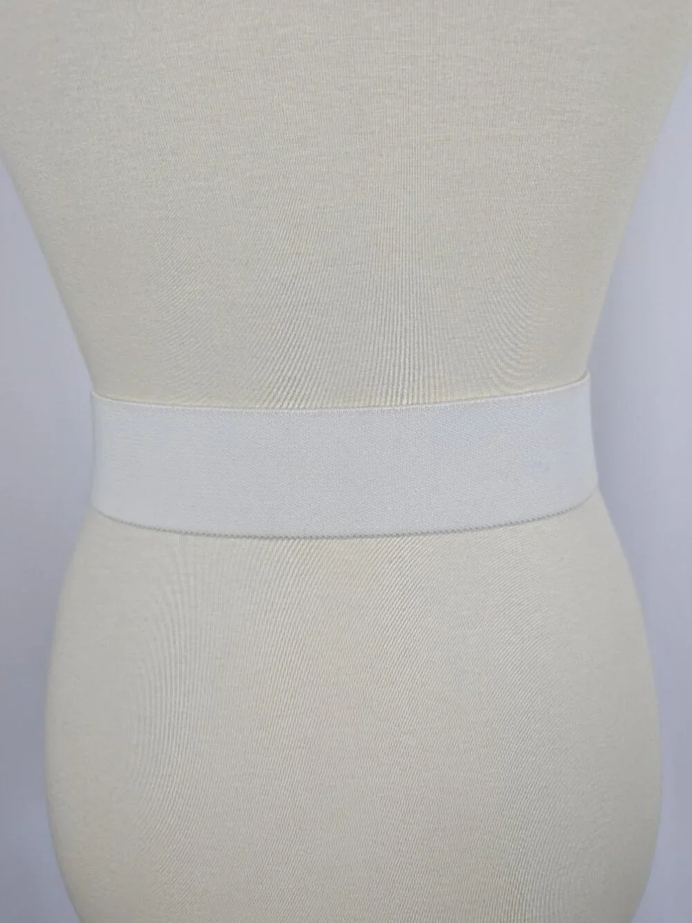 Day-Lor 80s White Elastic Cinch Belt Gold Enamel Swirl Buckle USA Vintage 27